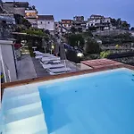 בית נופש Amalfi Sky View סקאלה