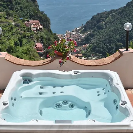 Amalfi Sky View * סקאלה